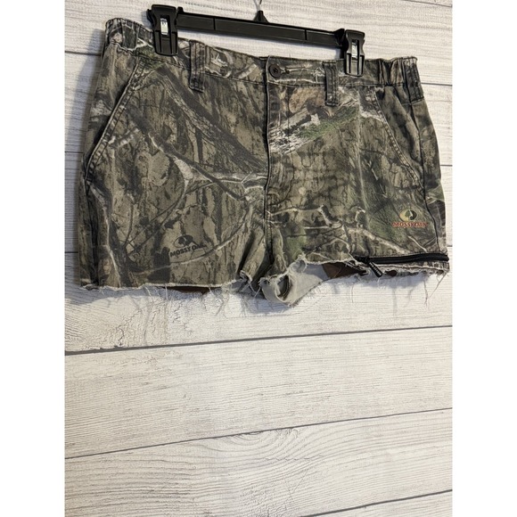 Mossy Oak Camo Cut Off Shorts Size Medium/Large - Picture 5 of 7